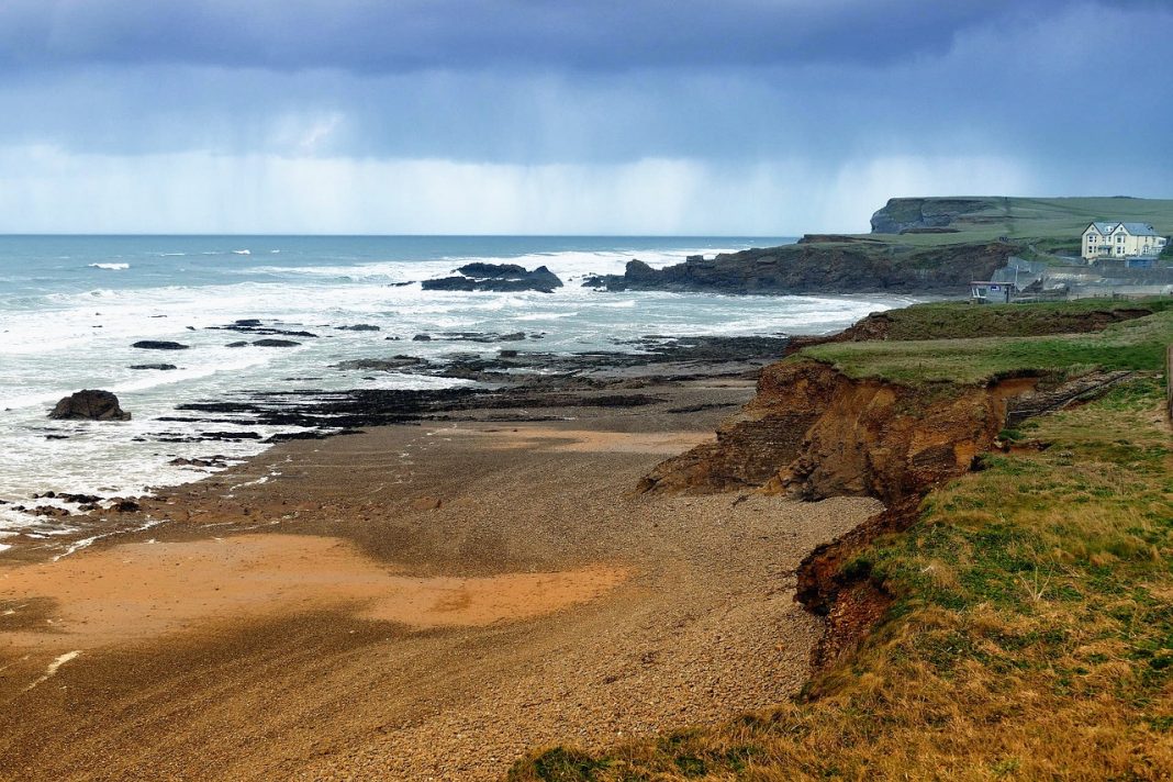 Bude’s Beach – Beauty on the Border